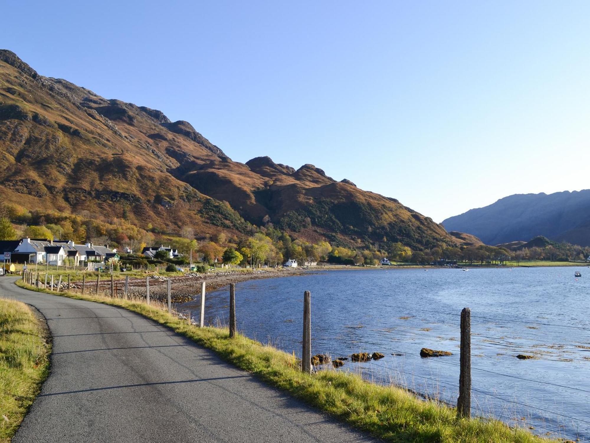 Shore Cottage Arnisdale Eksteriør billede