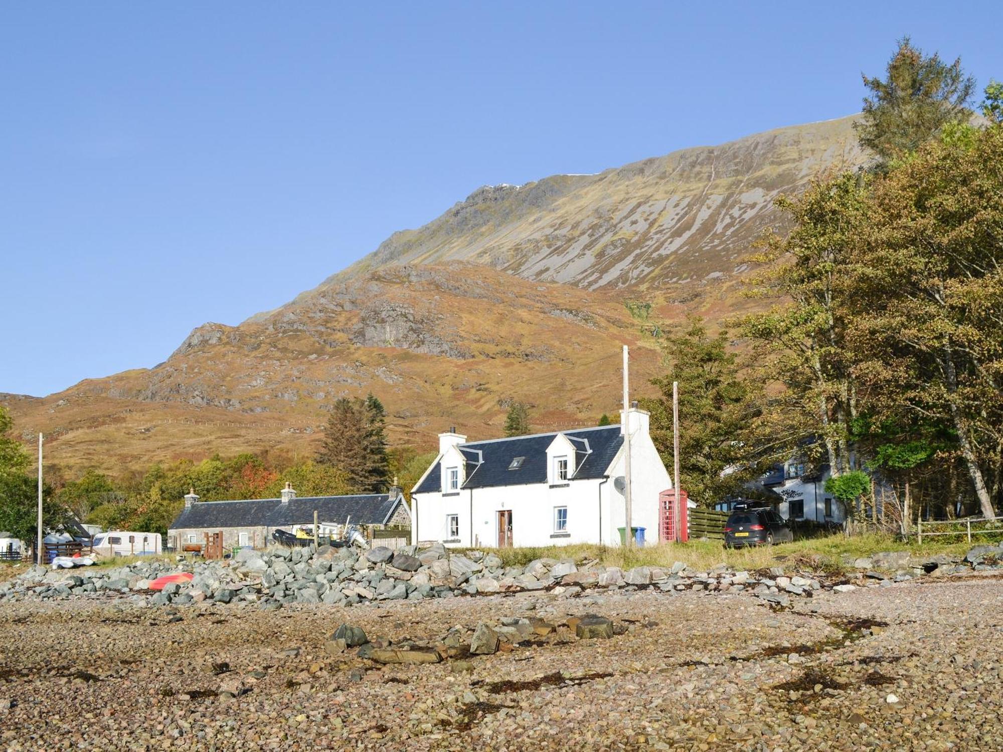 Shore Cottage Arnisdale Eksteriør billede